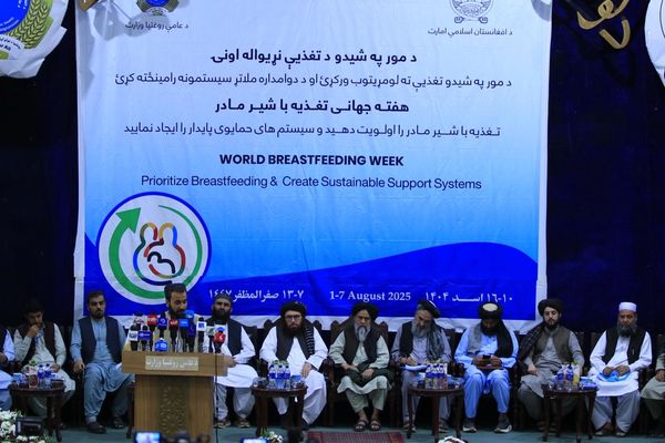 د طالبانو د عامې روغتیا وزارت: مېندې باید وهڅول شي چې خپلو ماشومانو ته پوره شیدې ورکړي