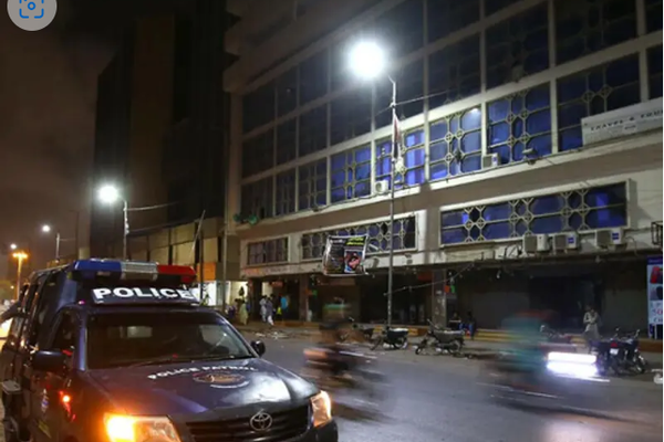 Pakistani Police Conduct Night Raids To Identify Afghan Refugees, Transfer Them To Prison