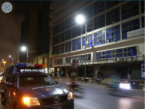 Pakistani Police Conduct Night Raids To Identify Afghan Refugees, Transfer Them To Prison