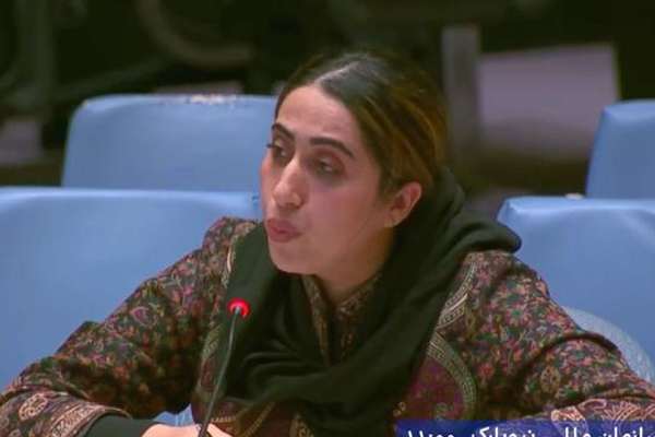 حنیفه غروال د ښځو حقونو فعاله: د افغان ښځو او نجونو غږ چوپ شوی دی