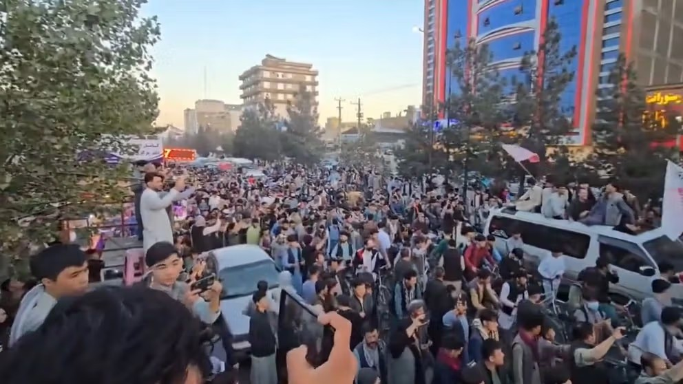 احتفالات في كابل ابتهاجاً بفوز منتخب أفغانستان بلقب آسيا للشباب في كرة الصالات