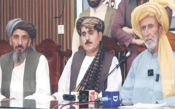 د افغان کډوالو د ټولنې مشر: په جبري توګه د کډوالو ایستل د ستونزو حللاره نه ده