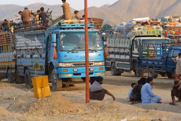 تازه له ایران او پاکستان نه تر ۶۰۰ زیاتې کورنۍ افغانستان ته ستنې شوې