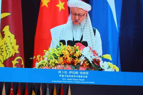 معاون رئيسالوزرای طالبان از کشورها خواست که در امور این گروه دخالت نکنند