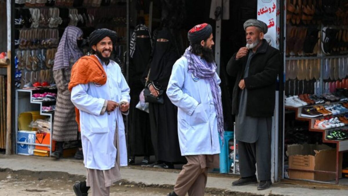 د امر بالمعروف نوې اندېښمنوونکې تګلاره؛ په کابل کې ښځې د ماشومانو په وسیله څاري