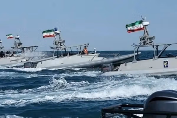 د ایران حکومت په هرمز تنګي کې سمندري پوځي تمرینات پیل کړل