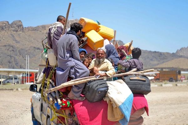 ملګري ملتونه: له پاکستانه د افغان کډوالو د اېستلو بهیر د زلزلې دپاسه یو بل ناورین دی