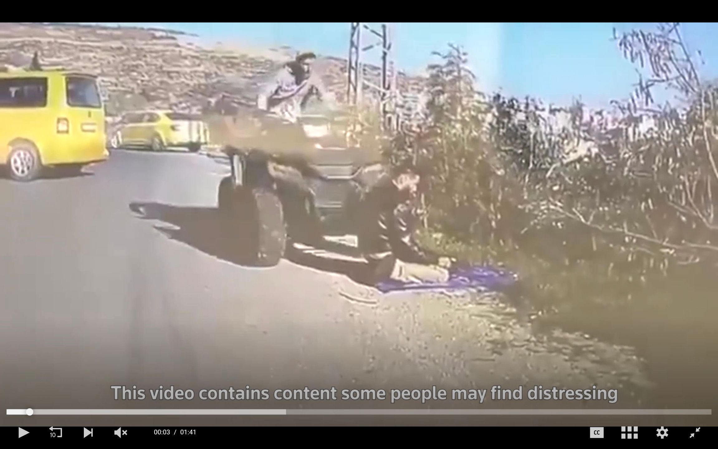 سرباز اسرائیلی یک مرد فلسطینی را هنگام ادای نماز با موتر زیر گرفت