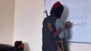 طنز سیاسی؛ نرخ اسناد تحصیلی طالبان اعلام شد