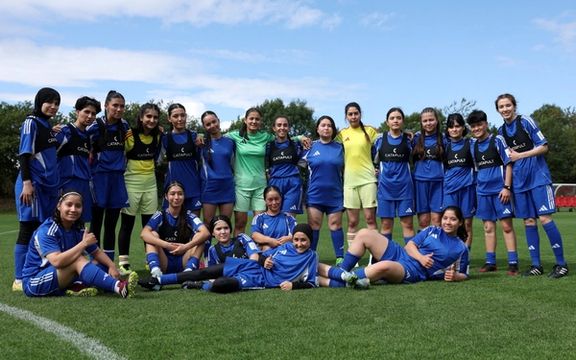 تیم فوتبال زنان افغانستان برای نخستینبار در تورنمنت بینالمللی دوبی به میدان میرود