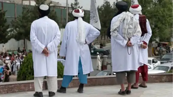 طالبانو په بلخ کې درې کوډګر نیولي دي