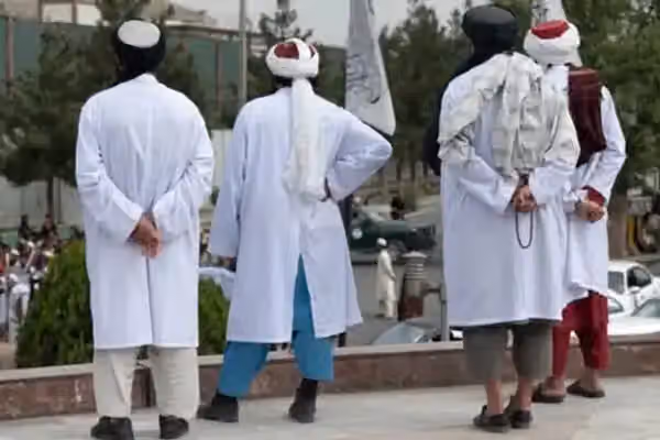 طالبانو په بلخ کې درې کوډګر نیولي دي