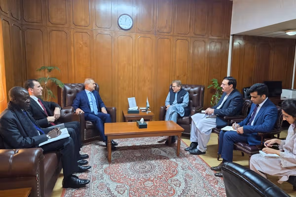 Pakistan Envoy Discusses Terrorism Concerns With UNAMA Delegation