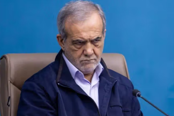 الرئيس الإيراني يصف المفاوضات مع الولايات المتحدة بأنها خطوة إلى الأمام