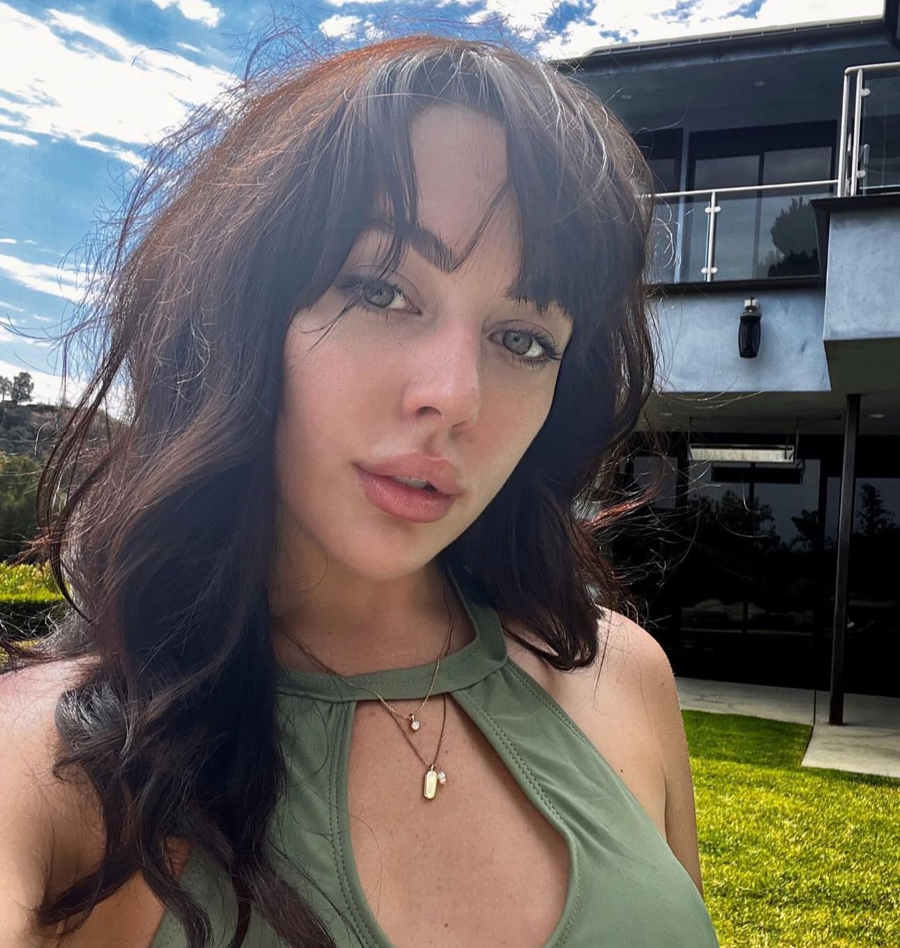 د امریکا د لوڅو فلمونو یوه لوبغاړې افغانستان ته تللې