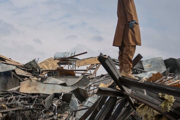 تنديد واسع من السياسيين الأفغان بالغارة الجوية الباكستانية في كابل