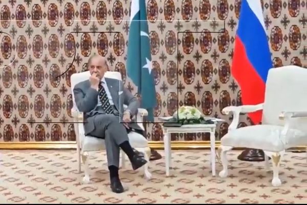 شهباز شریف له پوتین سره د لیدنې لپاره ۴۰ دقیقې انتظار وکړ