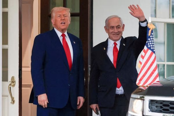 ټرمپ: د نتنیاهو د سفر پر مهال به د ایران د اټومي پروګرام د لهمنځه وړلو جشن ونیسو