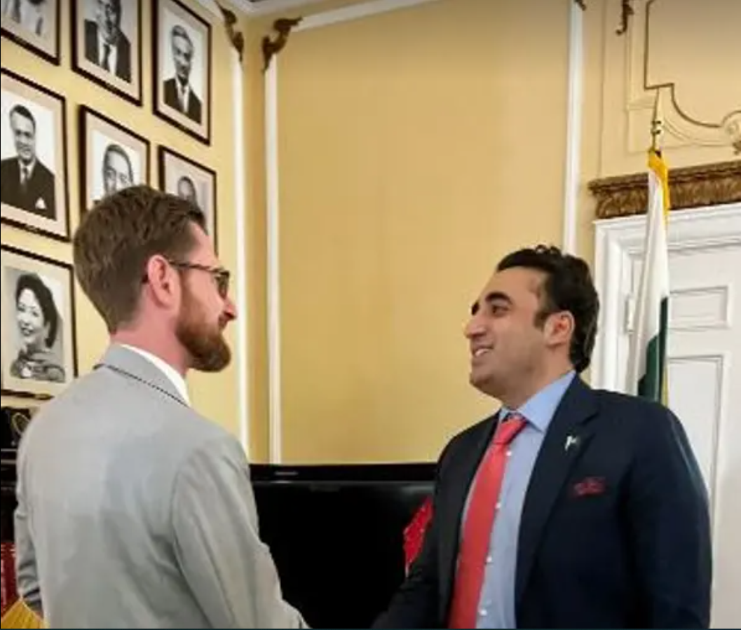 Pak Foreign Minister, US Special Representative Discuss Engagement with Taliban