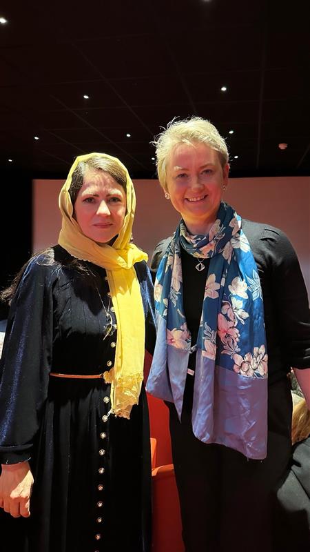 فوزیه کوفی با وزیر خارجه بریتانیا درباره وضعیت زنان افغانستان گفت‌وگو کرد