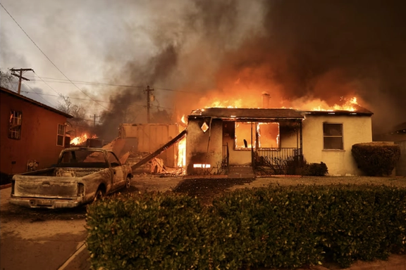 آتشسوزی کالیفرنیا؛ دستکم ۵ نفر کشته و هزار خانه ویران شده است