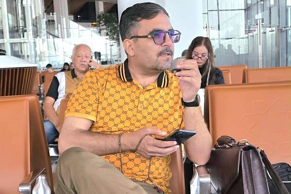 رسول پارسی، استاد دگراندیش دانشگاه، از افغانستان بیرون شد