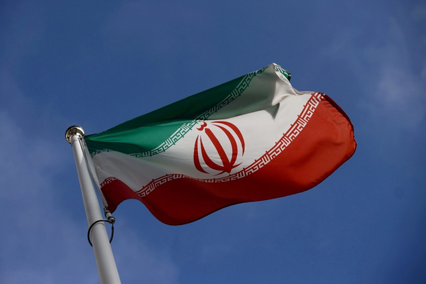 ایران وايي چې له امریکا شړل شوي ۵۵ ایرانیان به په څو ورځو کې تهران ته ورسیږي