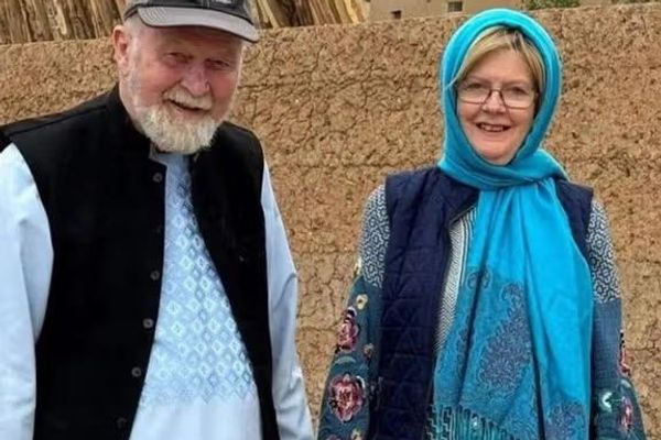 طالبانو له ۷ میاشتو بند وروسته یوه بریتانیايي جوړه خوشې کړه