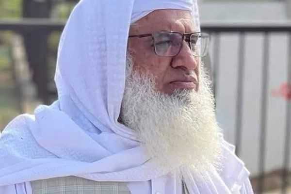 ناپېژاندو وسلهوالو د خیبرپښتونخوا په چارسده کې یو دیني عالم په ډزو وژلی دی