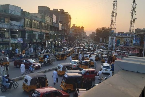 د فقر اوج؛ طالبانو په جلالاباد ښار کې ۹۱ سوالګر راټول کړل