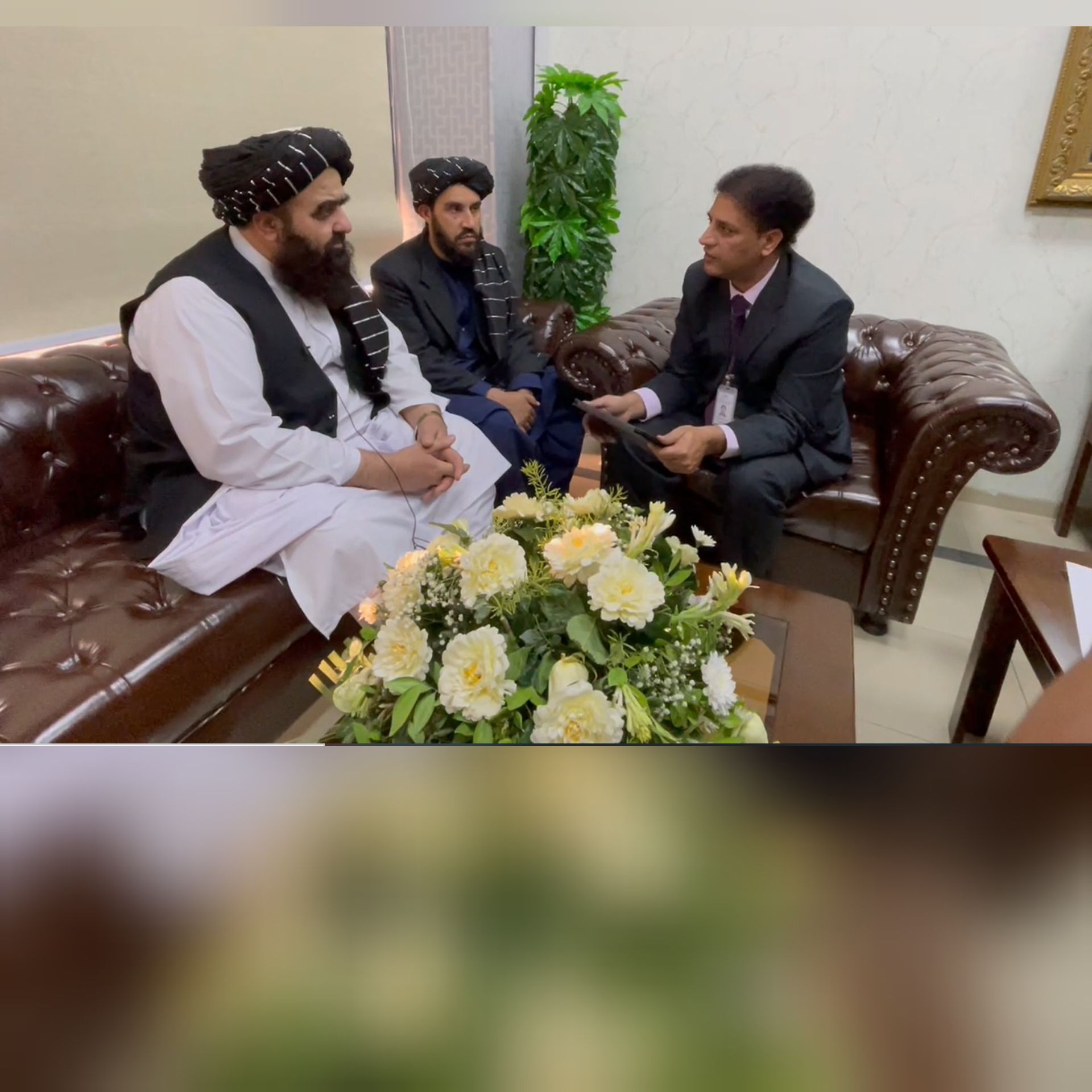 متقی به افغانستان اینترنشنال گفت: از وقتی طالبان به قدرت رسیدند، مردم کمتر کشته می‌شوند