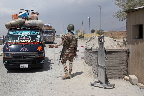 پاکستان په بلوچستان ایالت کې د افغان کډوالو لس پنډغالي وتړل