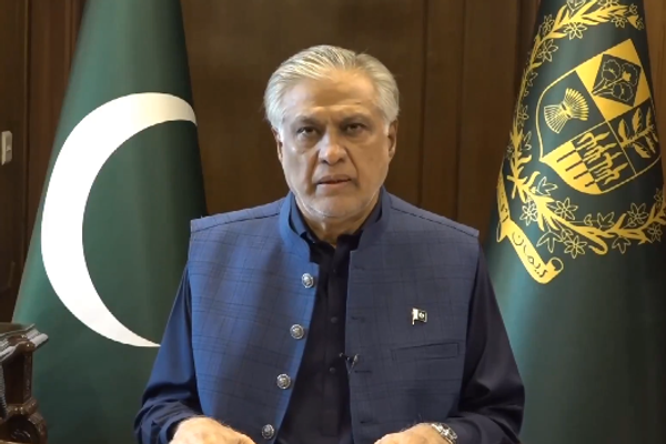 اسحاق ډار وایي د واشنګټن او تهران ترمنځ تماسونه د اسلام اباد له لارې دوام لري