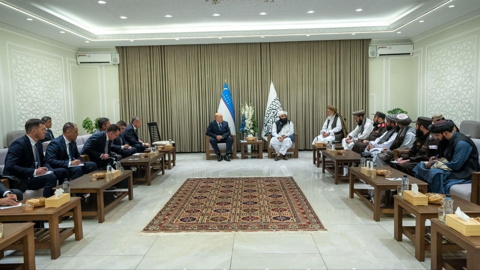 وزیر داخله طالبان و رئیس استخبارات اوزبیکستان درباره قاچاق مواد مخدر گفت‌وگو کردند