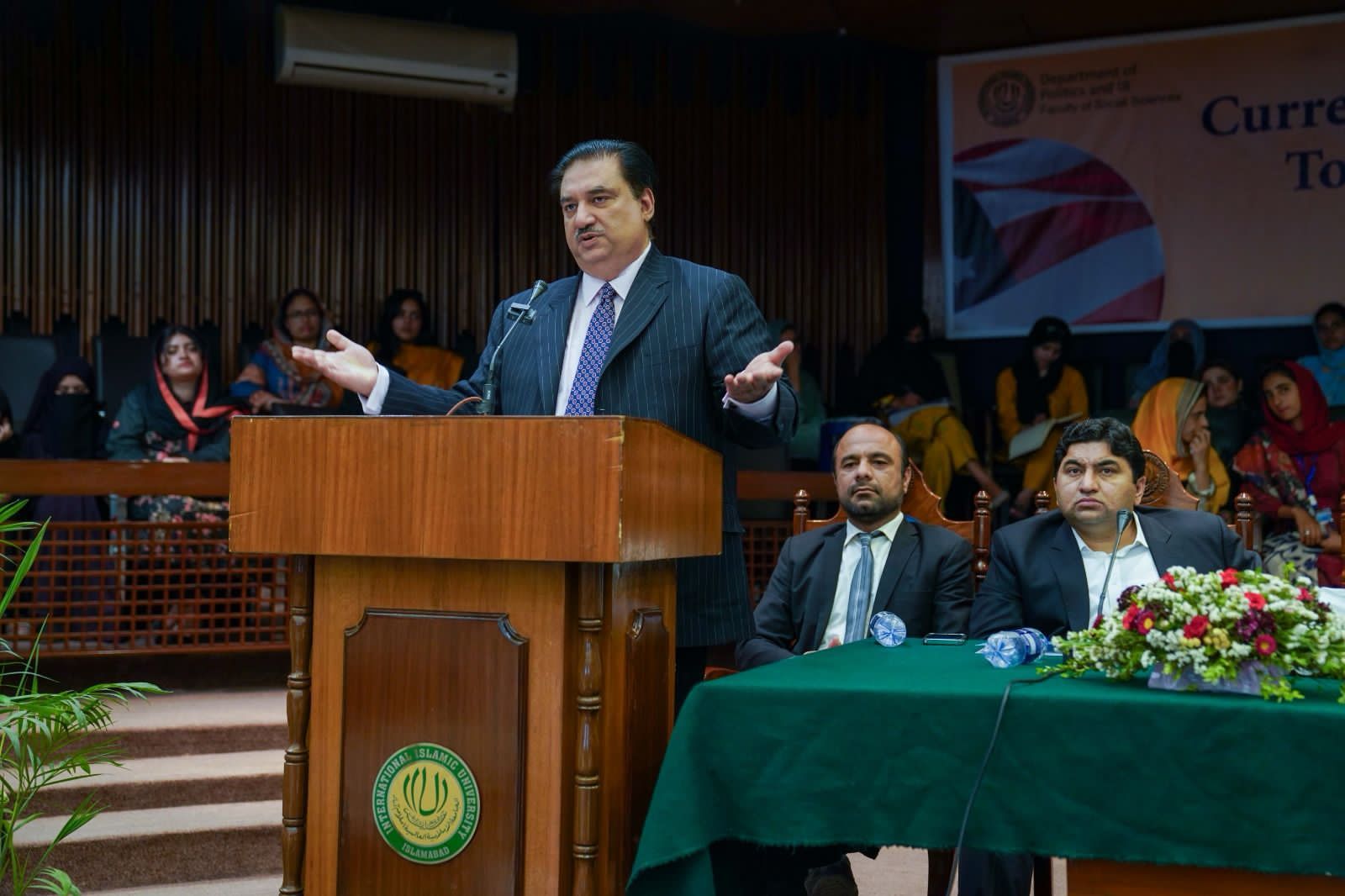 وزیر خارجه پیشین پاکستان: اسلام‌آباد باید خط دیورند را به عنوان مرز به یک واقعیت تبدیل کند