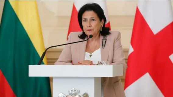 رئیس‌جمهور گرجستان می‌گوید دولت و پارلمان این کشور مشروعیت ندارند