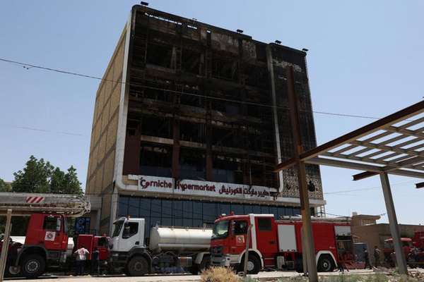 شمار جانباختگان آتشسوزی در یک مرکز خرید در عراق به ۶۹ نفر رسید