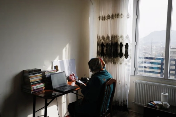 الأمم المتحدة: العنف الرقمي يقيّد وصول النساء الأفغانيات إلى التعليم والفرص