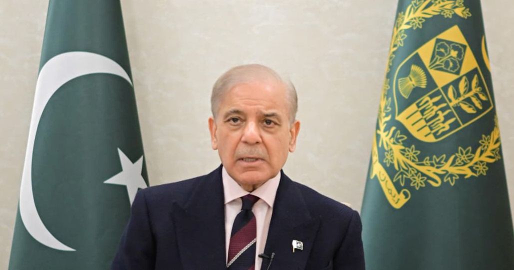 Operaciones contra los talibanes afganos continuarán, dice el primer ministro de Pakistán