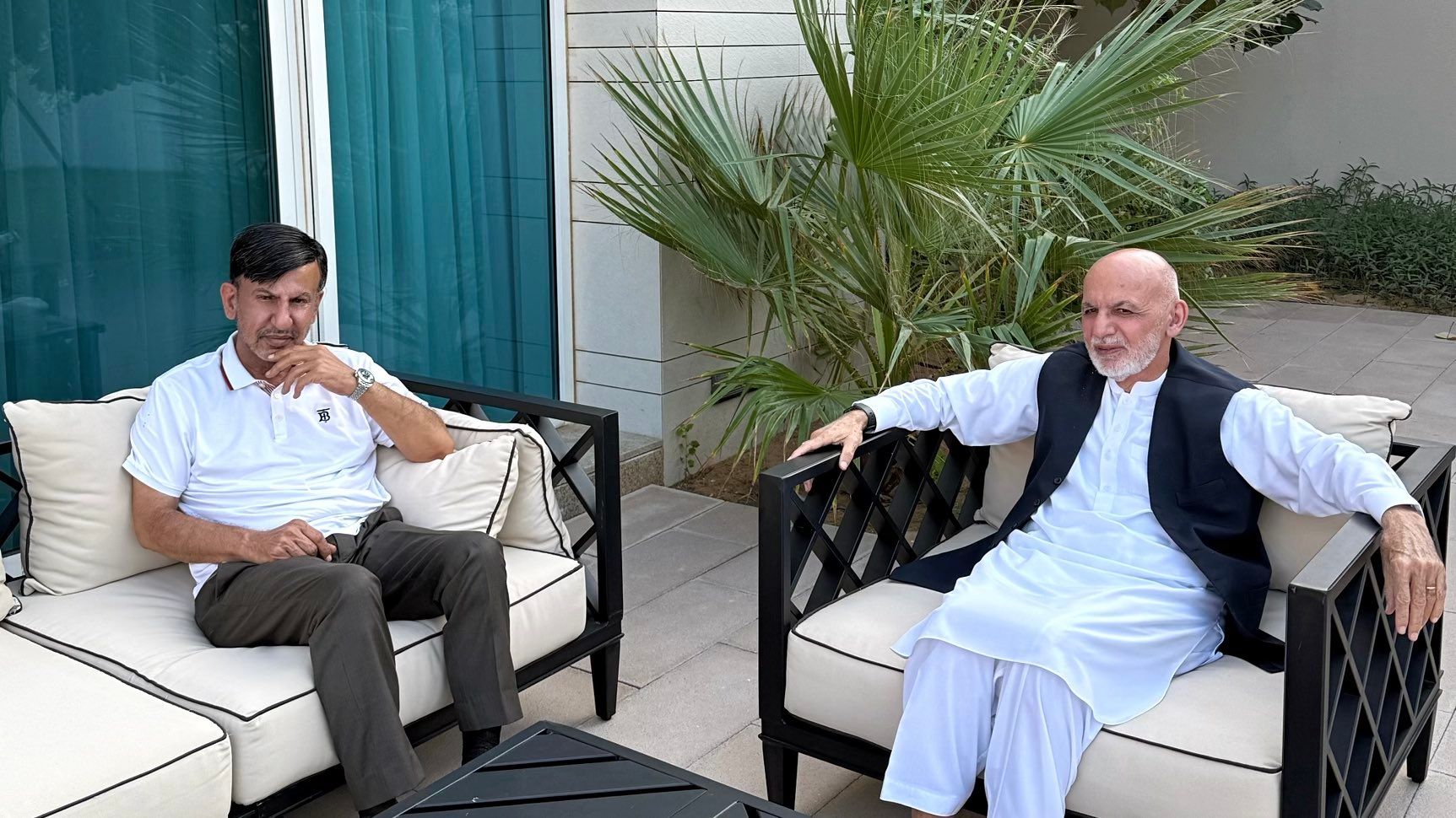 حشمت غني: اشرف غني د محب او فضلي ټلیفون نه ځوابوي، دوی ور سره په لیدلو ځان سپینول غواړي