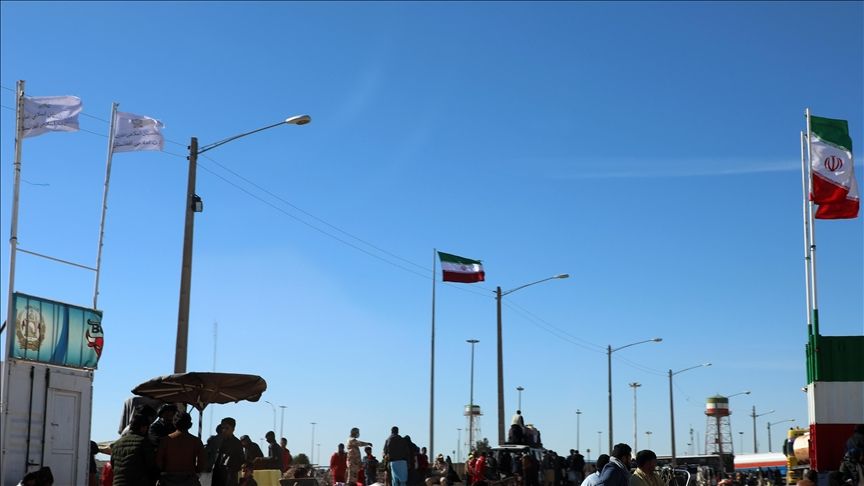 روزنامه جمهوری اسلامی: مسئولان امنیتی طالبان در سه ولایت همجوار ایران «ایرانی» هستند