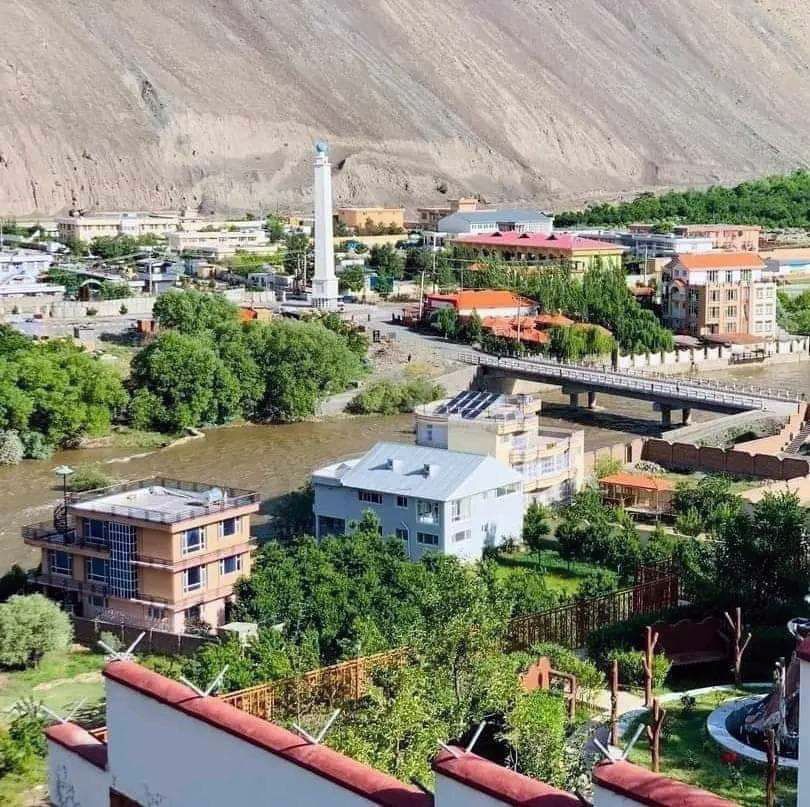 طالبانو په پنجشير کې دوه کسان د «نامشروع اړیکو»  په تور په عام محضر کې په دورو ووهل