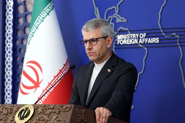 د ایران د بهرنیو چارو وزارت: د طالبانو په همکارۍ بې اسناده افغان کډوال ایستل کېږي