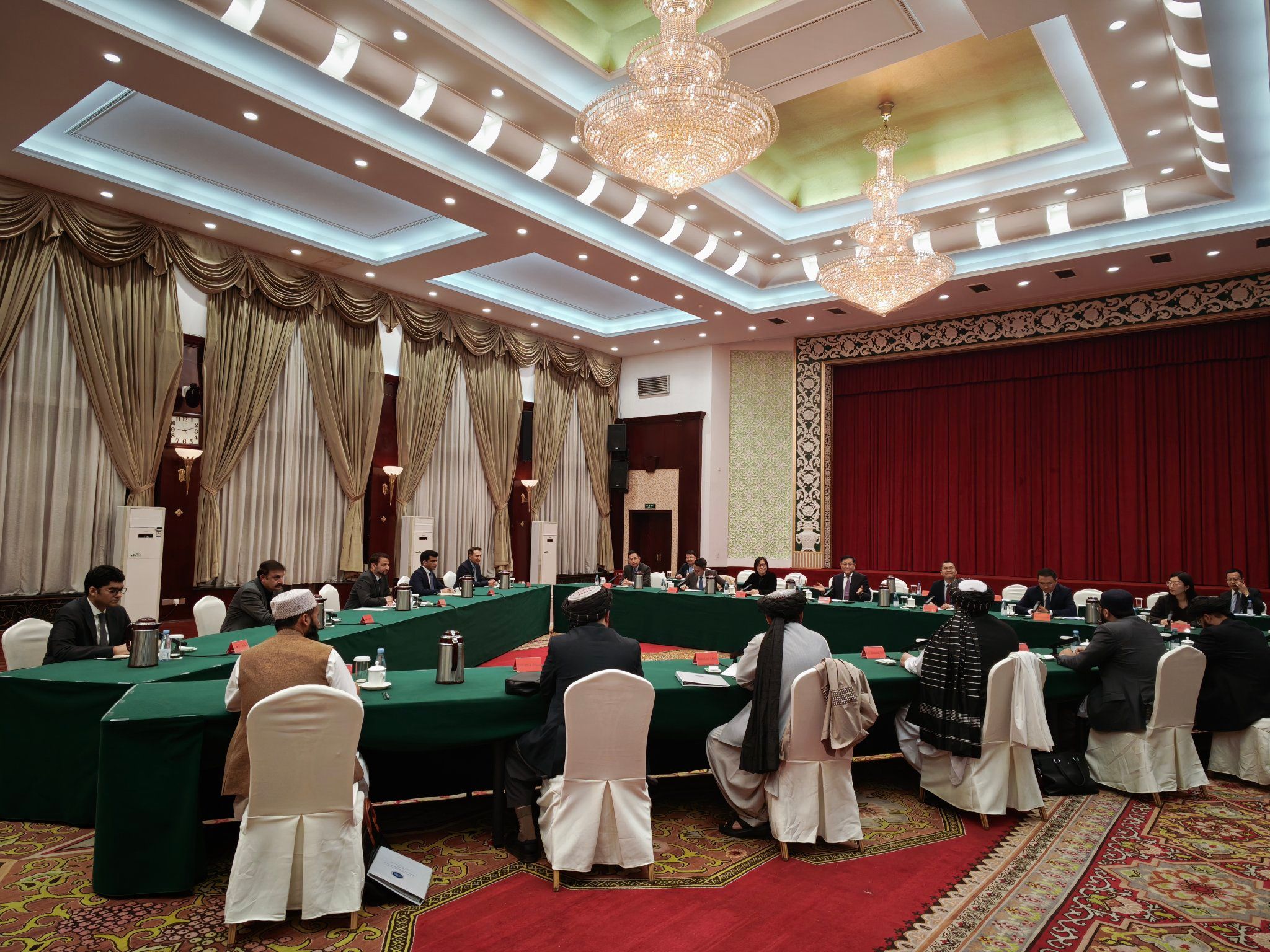 پاکستان: در حال ارزیابی نتایج گفت‌وگوهای اورومچی هستیم