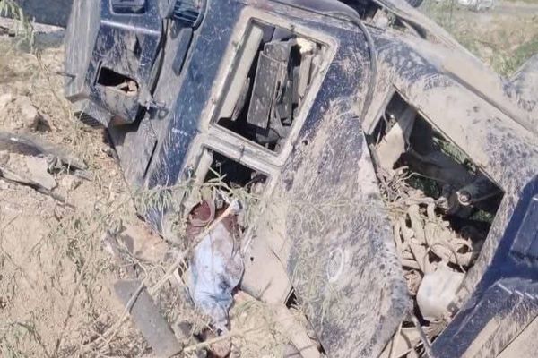 وسله والو په دیره اسماعیل خان کې د پولیسو موټر په بم الوزولی