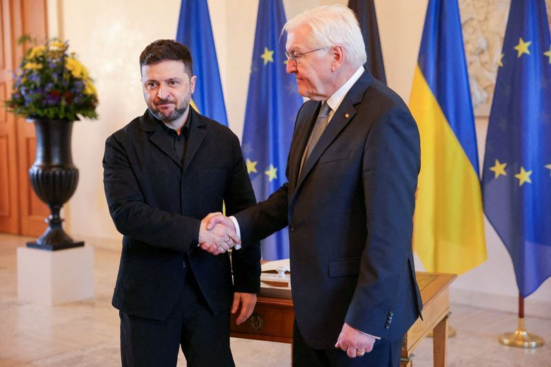 امریکا اوکراین ته ویلي چې د سولې تړون لپاره باید د دونیڅک له سیمې ووځي