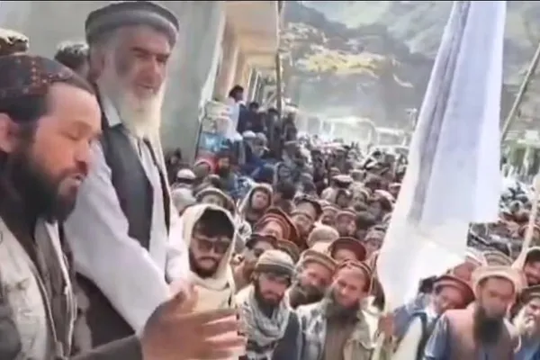 د بدخشان د نسي اوسېدونکو د سرو زرو کانونو د بندېدو خلاف لاریون کړی