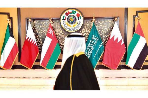 اسراییل هیوم: د خلیج فارس ځینو هېوادونو د ایران پر ضد د پوځي بریدونو د بیا پیل ملاتړ کړی