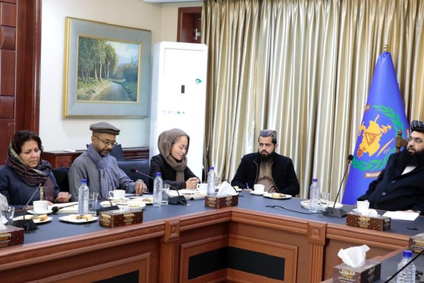 مولوي عبدالکبیر: په ګاونډیو هېوادونو کې د مېشتو افغان کډوالو وضعیت د اندېښنې وړ دی