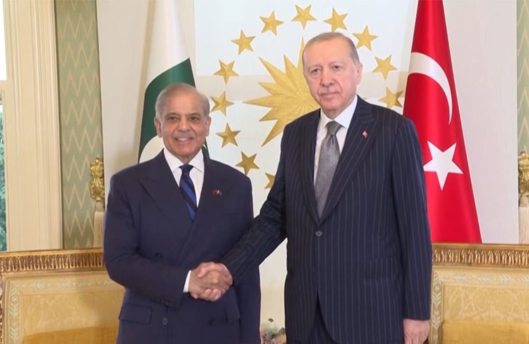 شریف و اردوغان در استانبول دیدار کردند